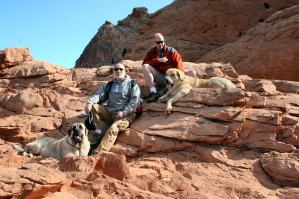 Abuelo, Papa, Leon y Gitana
Garden of the Gods

Colorado Springs Colorado
Keywords: moreno